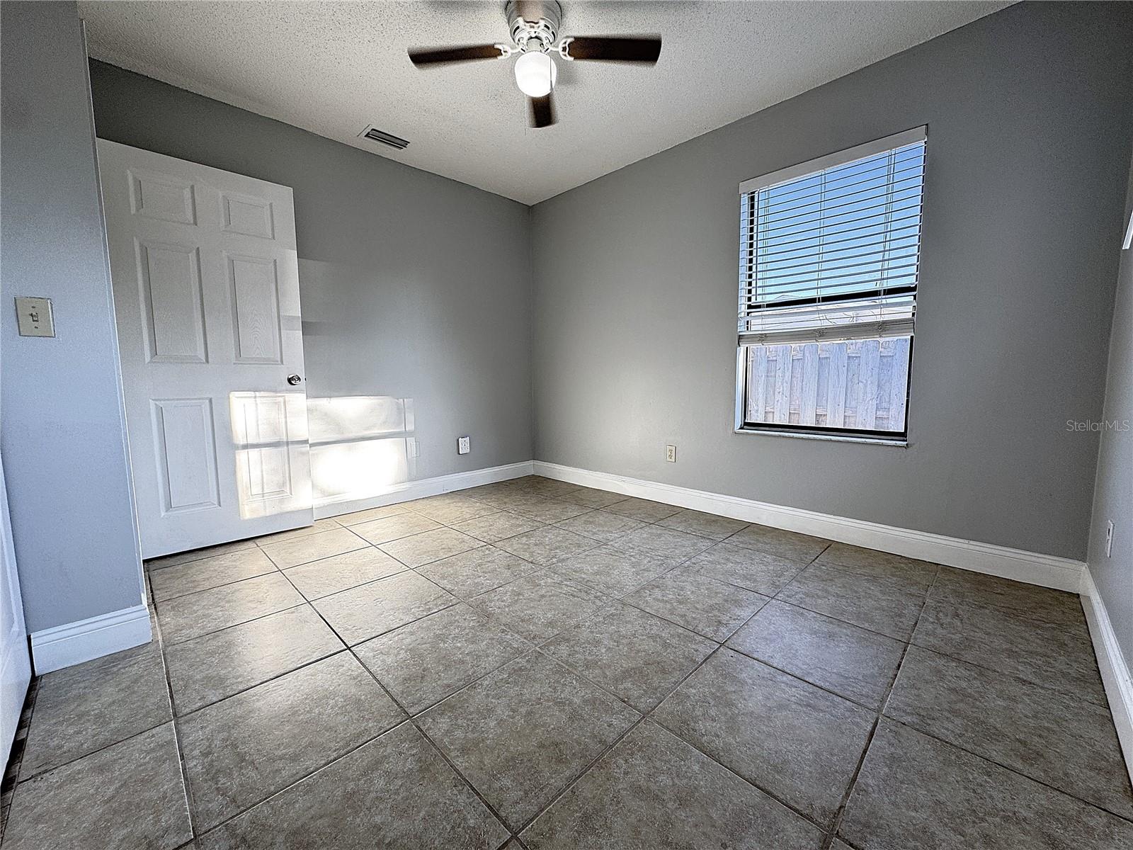 Image 26 of 43 For 421 Normandale Avenue