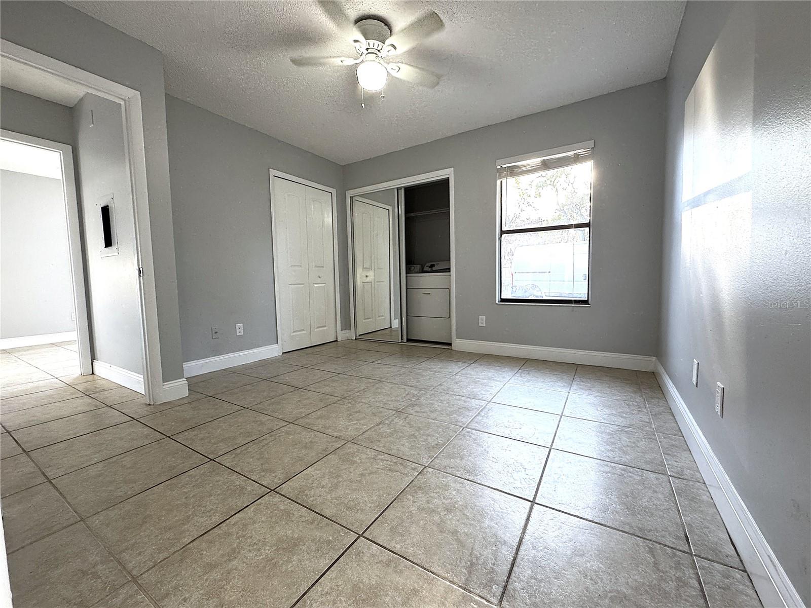 Image 28 of 43 For 421 Normandale Avenue