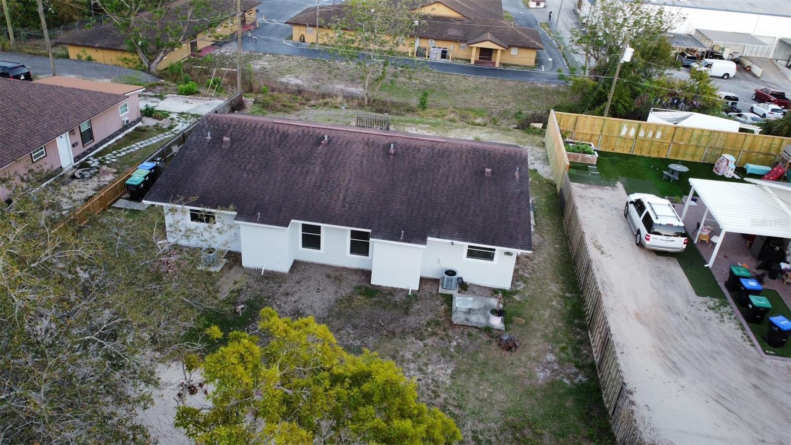 Image 34 of 43 For 421 Normandale Avenue