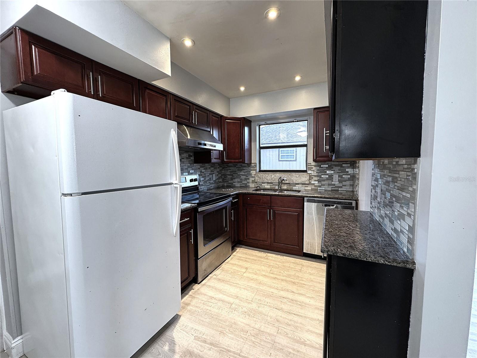 Image 5 of 43 For 421 Normandale Avenue