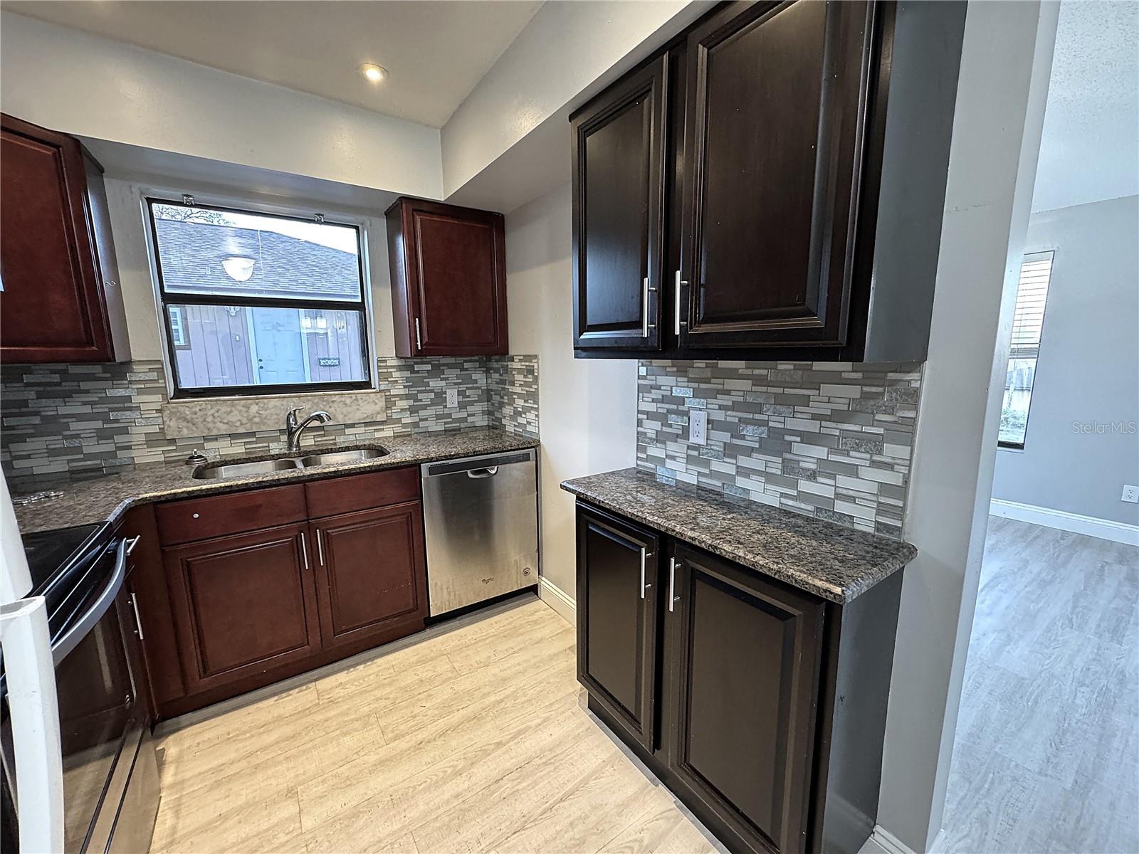 Image 7 of 43 For 421 Normandale Avenue