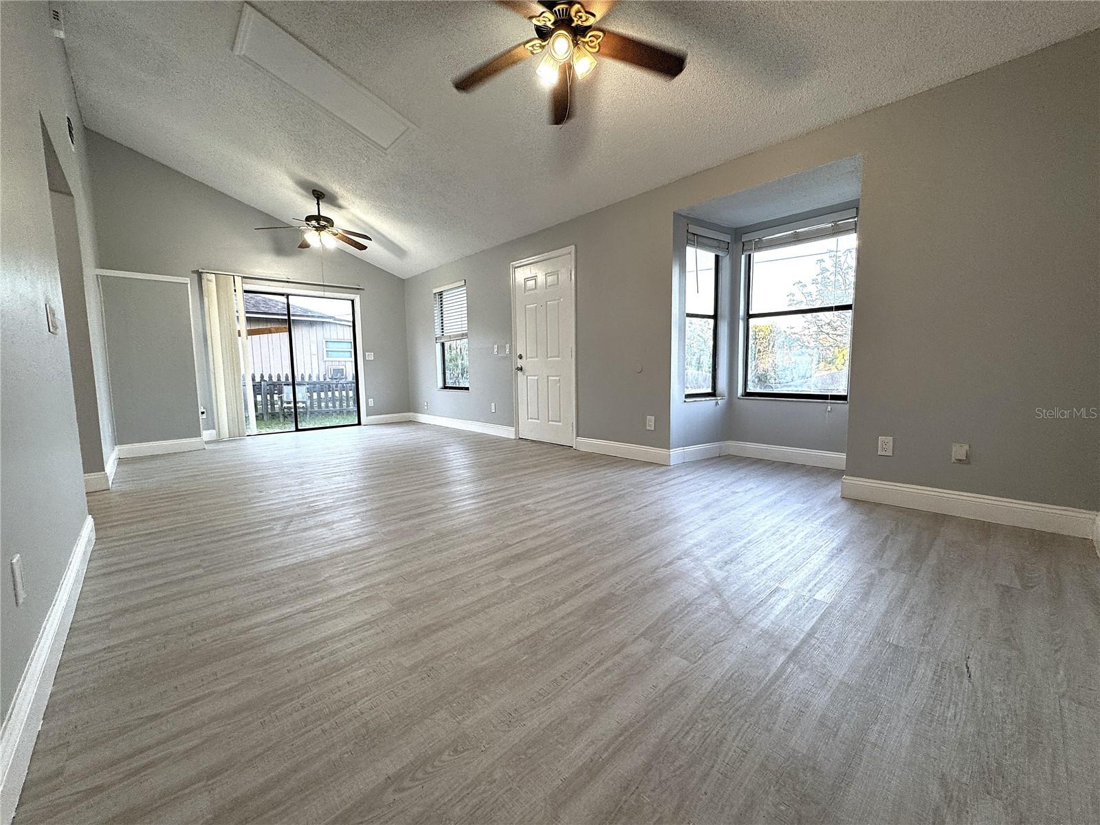 Image 9 of 43 For 421 Normandale Avenue