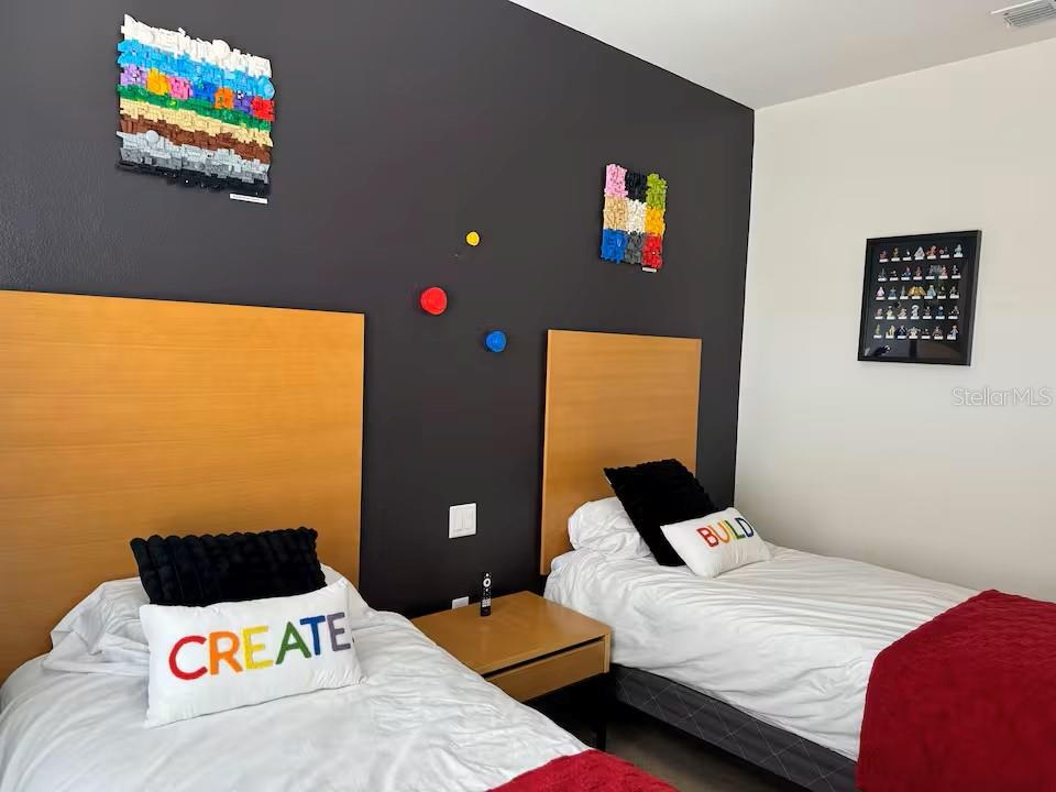 Image 18 of 46 For 2662 Roadster Lane