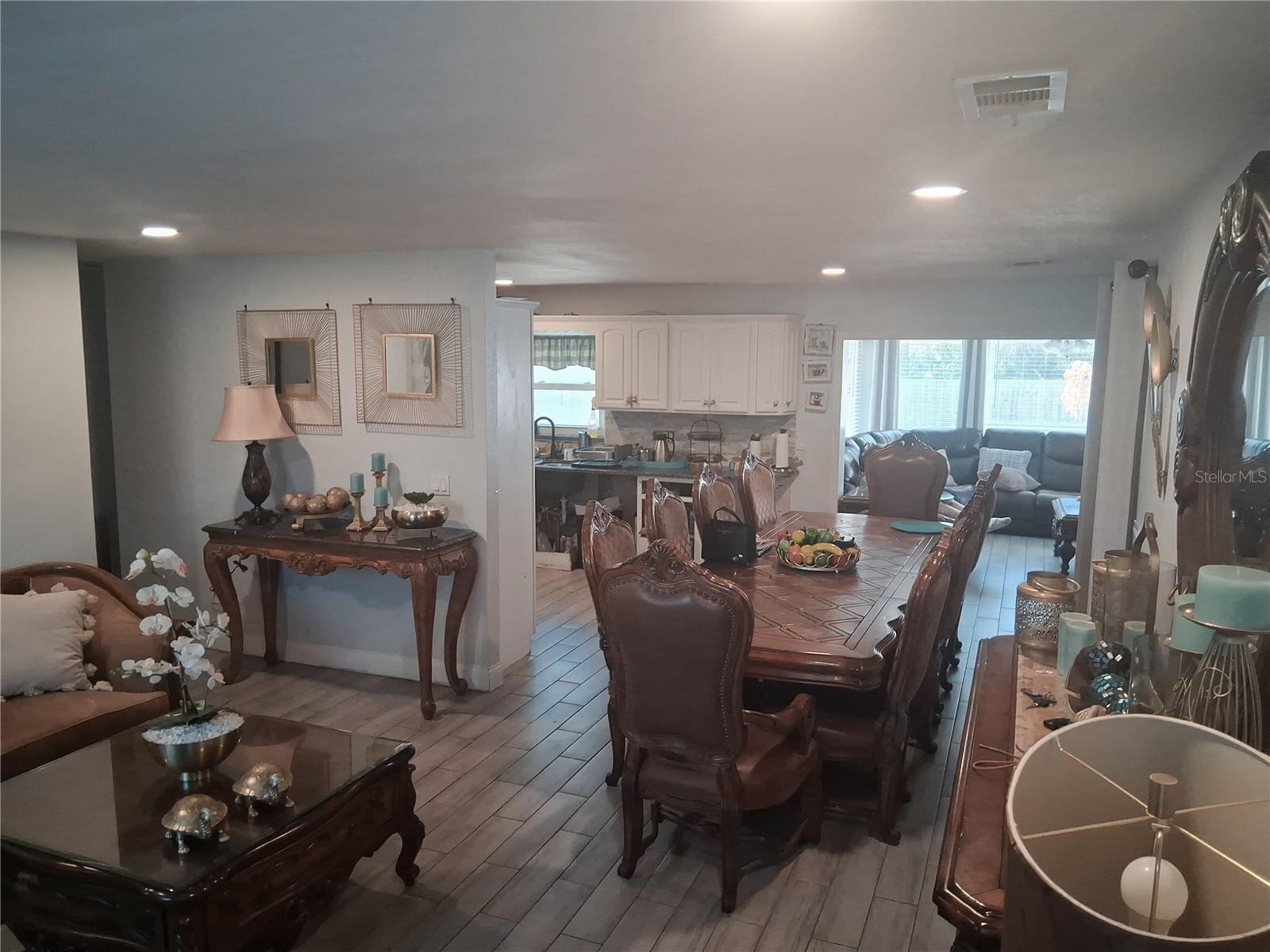 Image 5 of 10 For 1722 Bonneville Drive