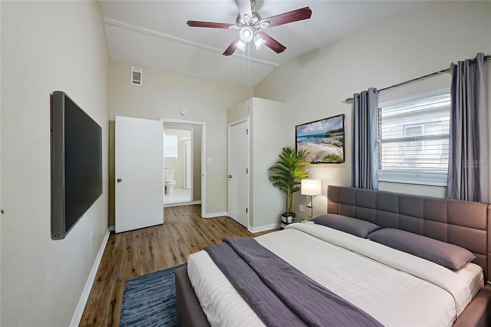 Image 10 of 21 For 5214 Montague Place