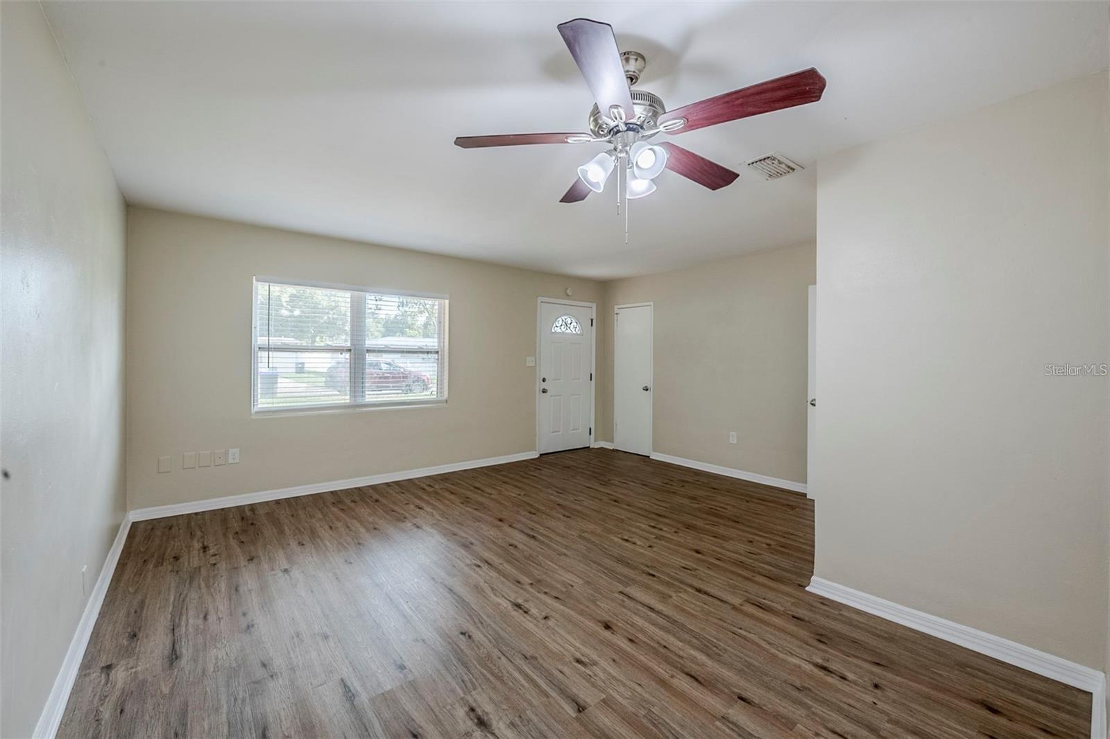 Image 5 of 21 For 5214 Montague Place