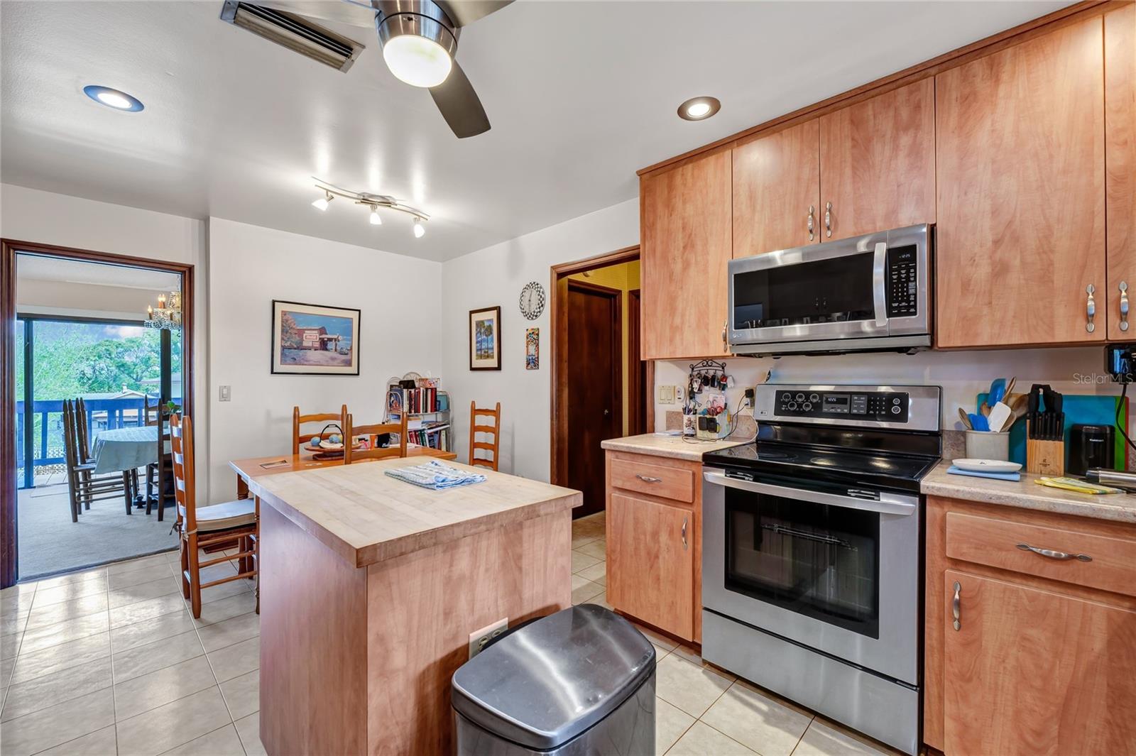 Image 16 of 47 For 3939 Rose Petal Lane