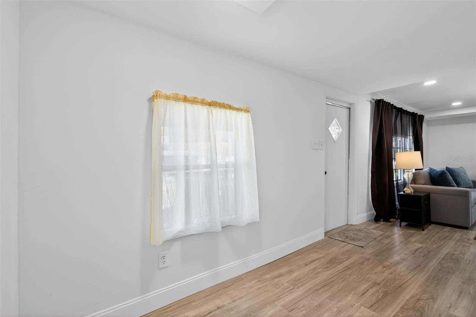 Image 10 of 33 For 2944 Palm Circle