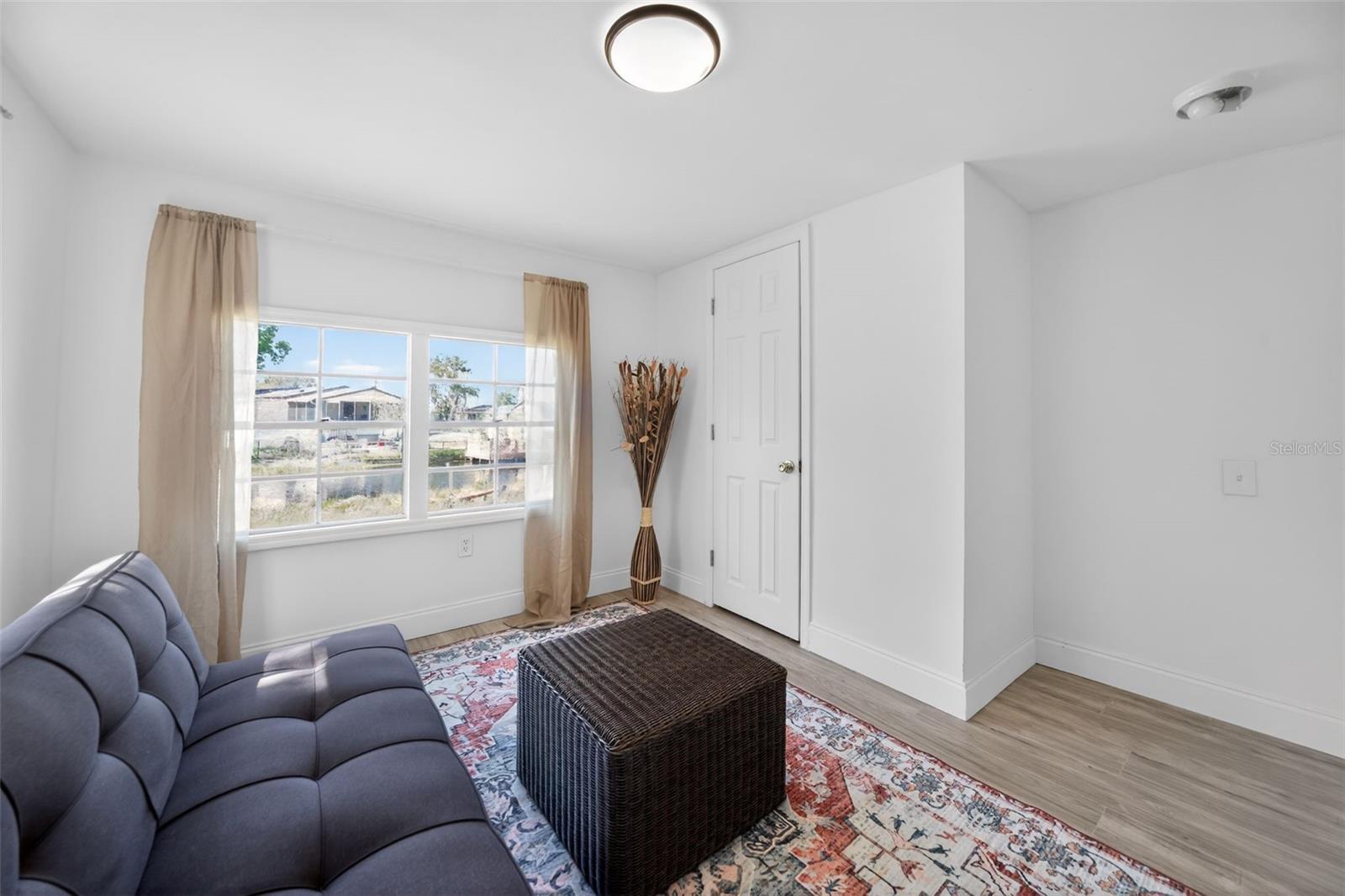 Image 17 of 33 For 2944 Palm Circle