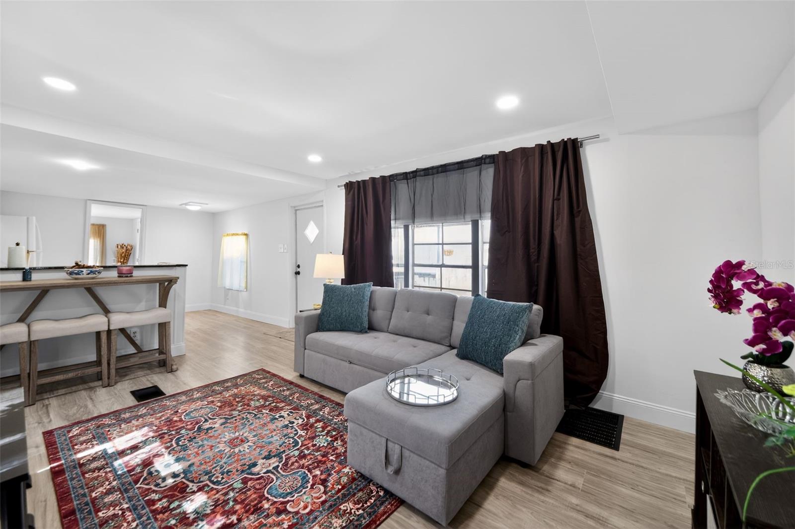 Image 18 of 33 For 2944 Palm Circle