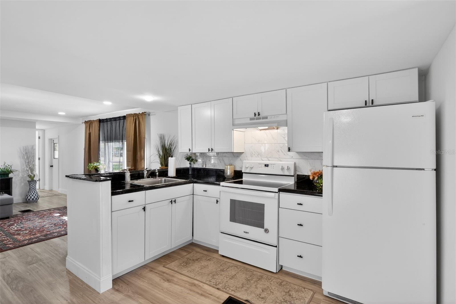 Image 19 of 33 For 2944 Palm Circle