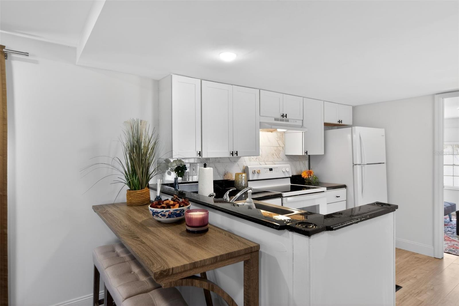 Image 20 of 33 For 2944 Palm Circle