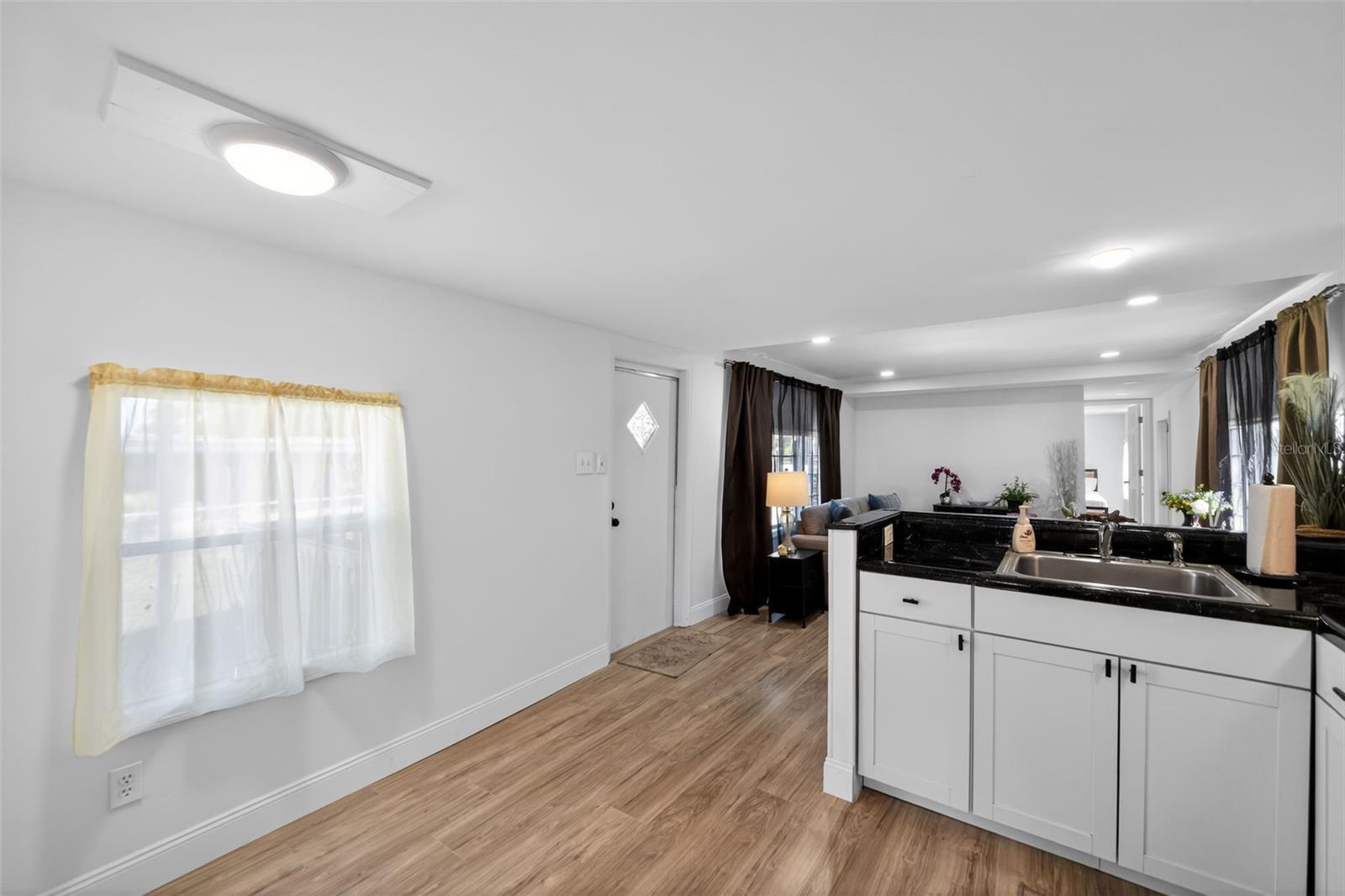 Image 22 of 33 For 2944 Palm Circle