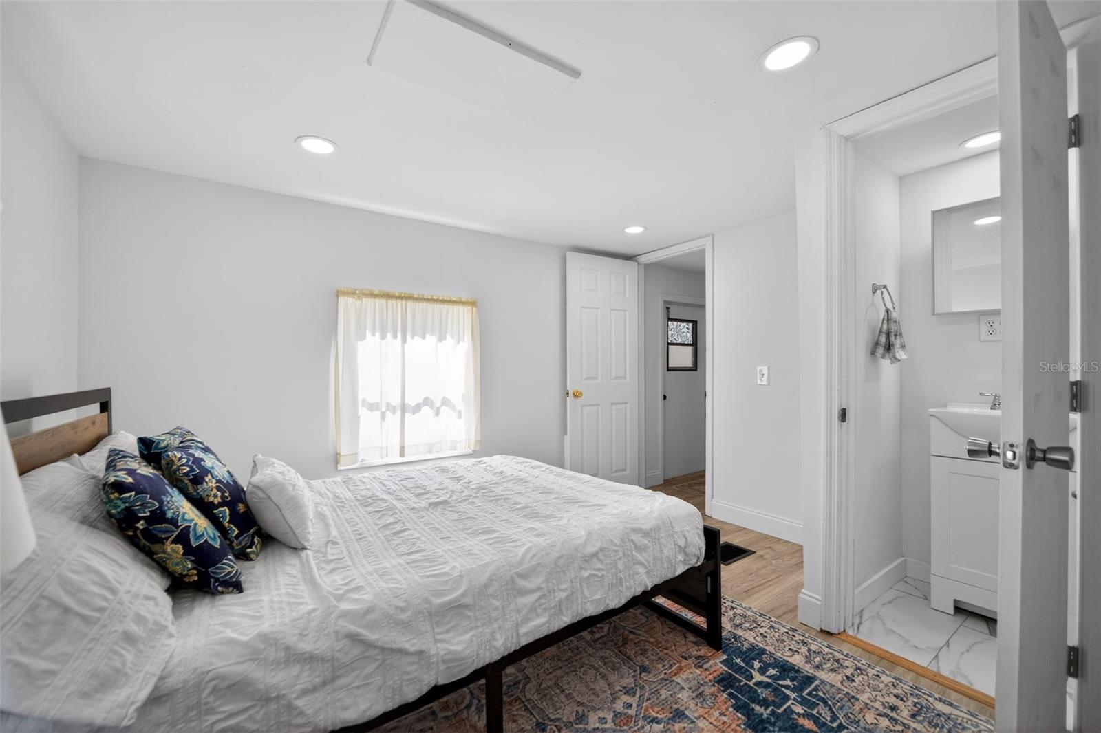 Image 26 of 33 For 2944 Palm Circle