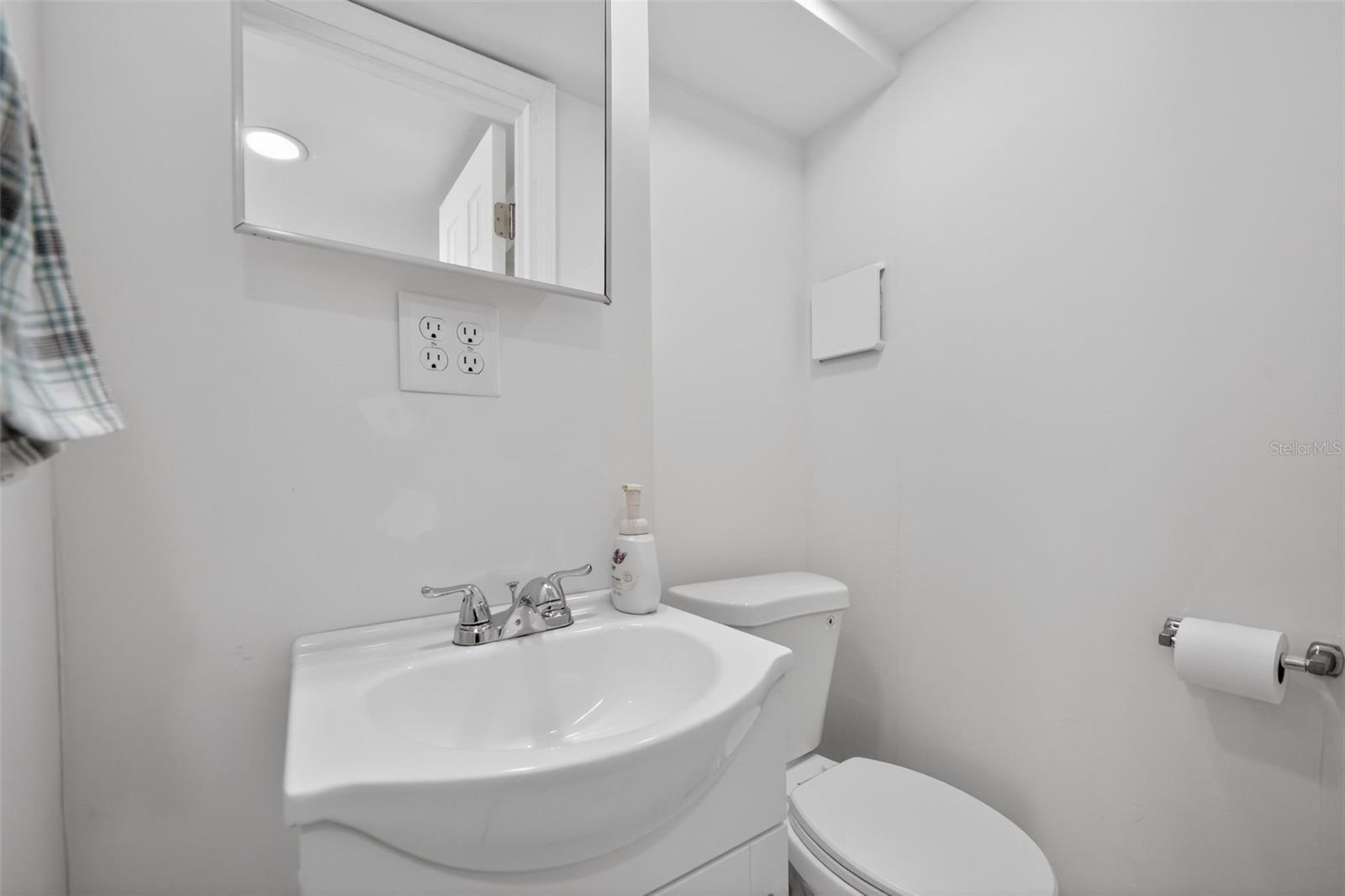 Image 27 of 33 For 2944 Palm Circle