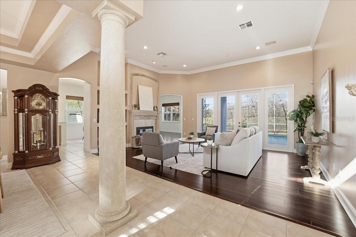 Image 12 of 39 For 10926 Woodchase Circle