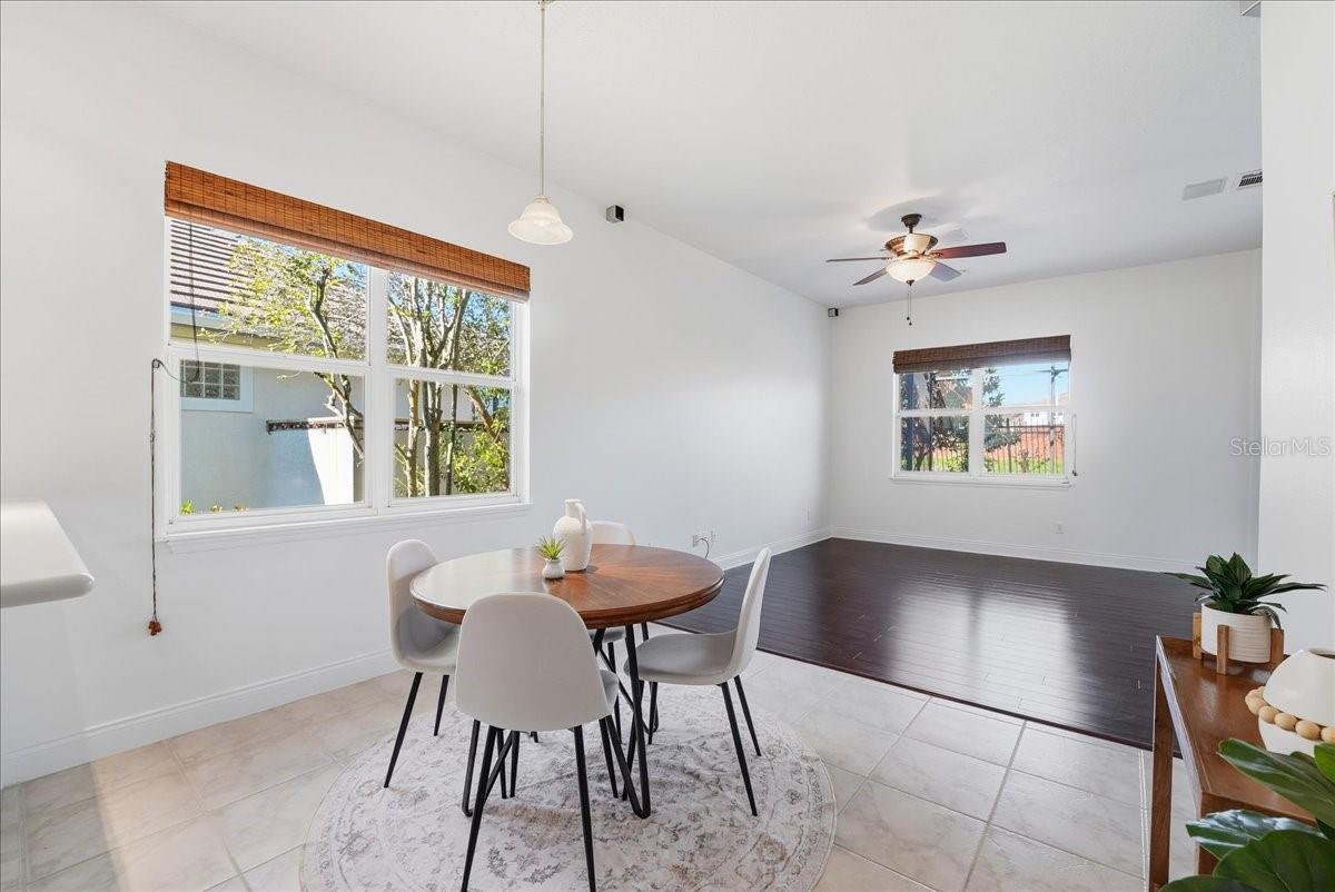 Image 18 of 39 For 10926 Woodchase Circle