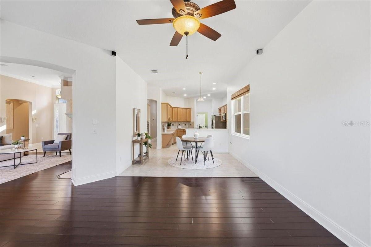 Image 23 of 39 For 10926 Woodchase Circle