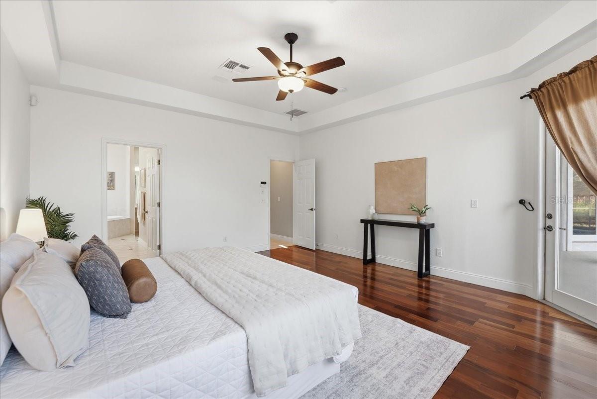 Image 25 of 39 For 10926 Woodchase Circle