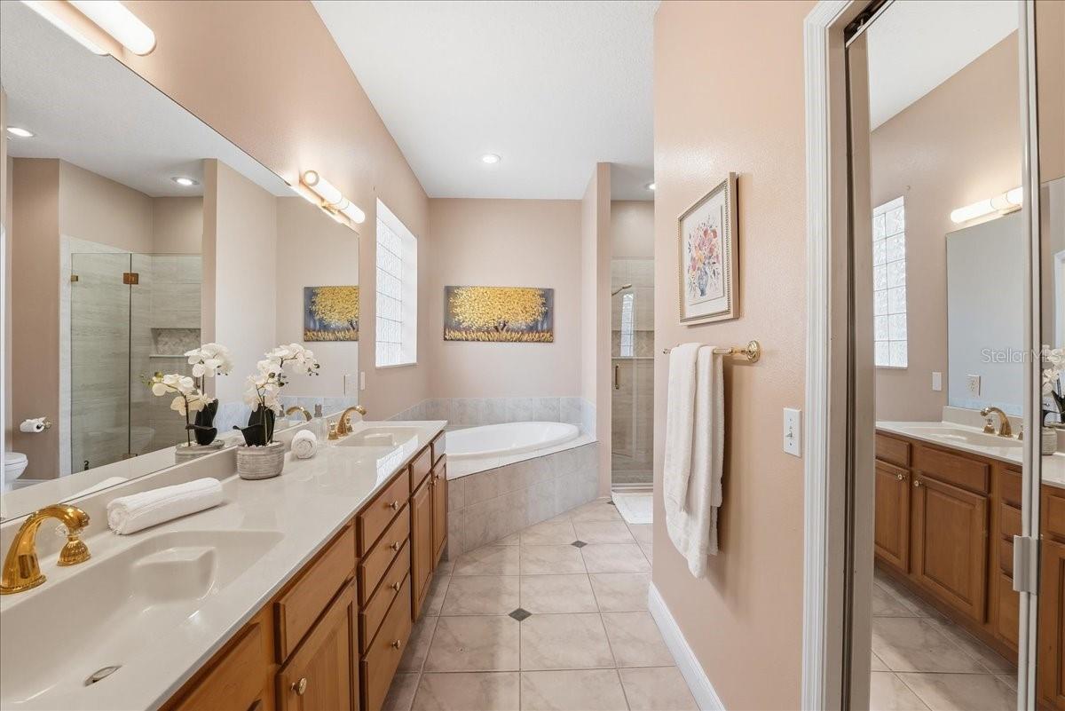 Image 27 of 39 For 10926 Woodchase Circle