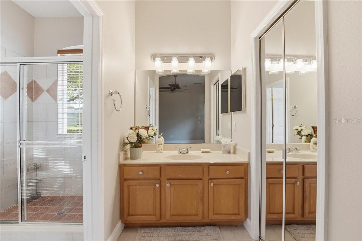 Image 31 of 39 For 10926 Woodchase Circle