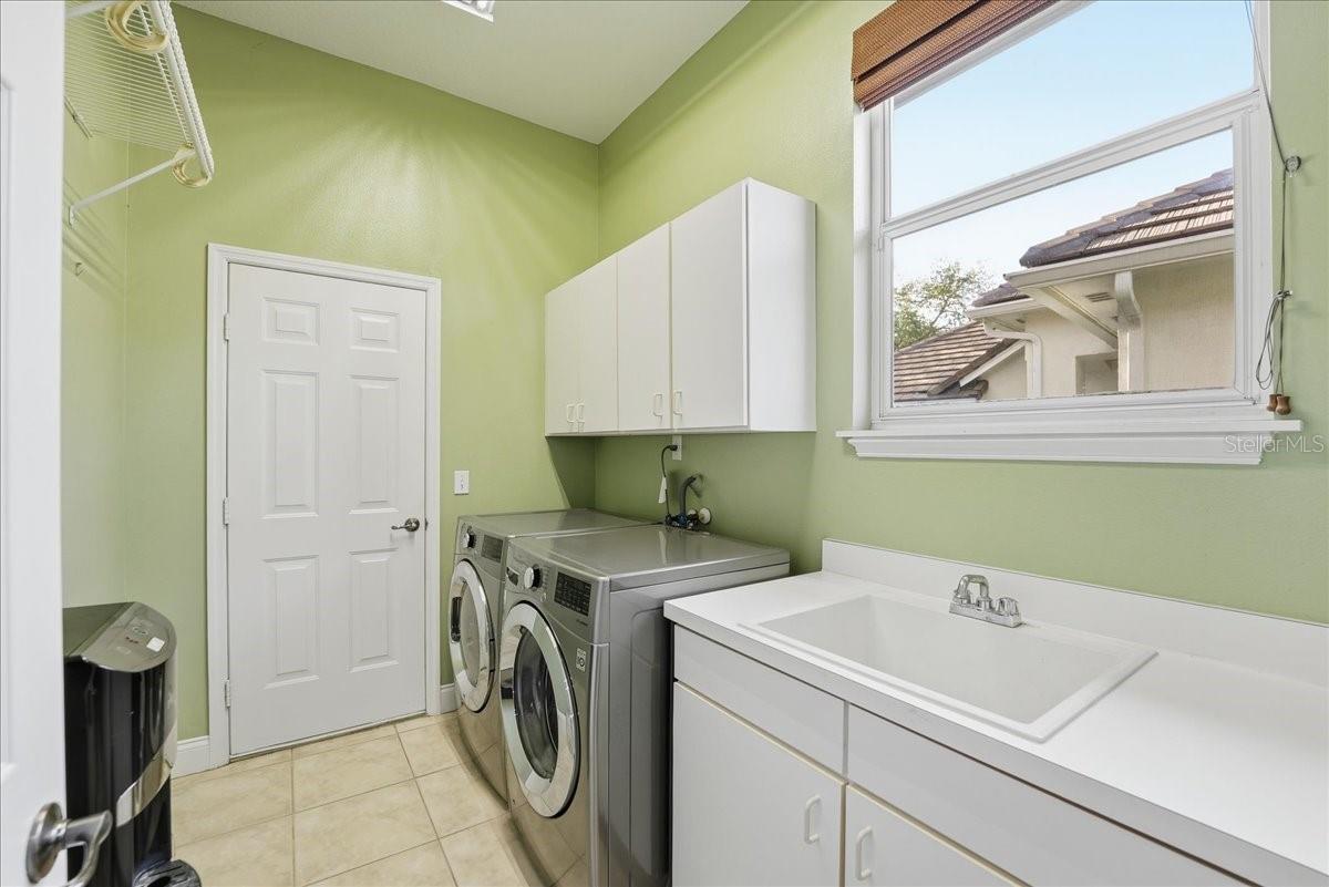 Image 33 of 39 For 10926 Woodchase Circle