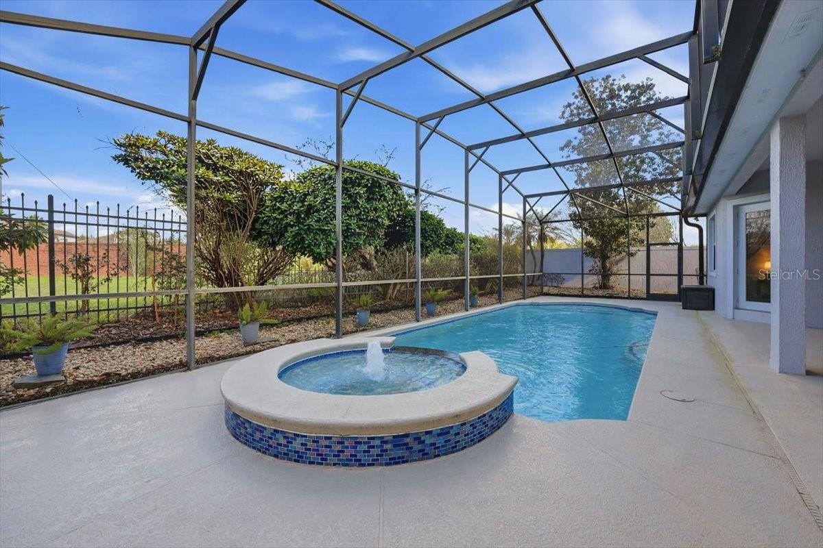 Image 5 of 39 For 10926 Woodchase Circle