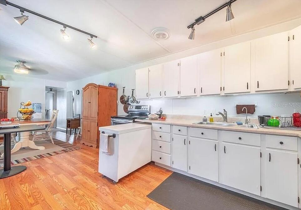 Image 3 of 12 For 2360 Lakeview Drive