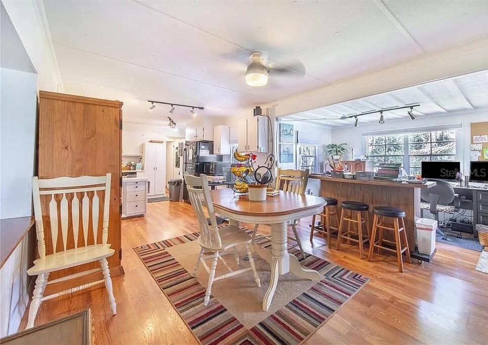 Image 4 of 12 For 2360 Lakeview Drive