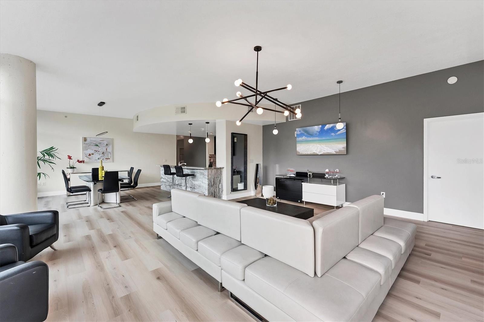 Image 10 of 52 For 525 Jackson Street 302