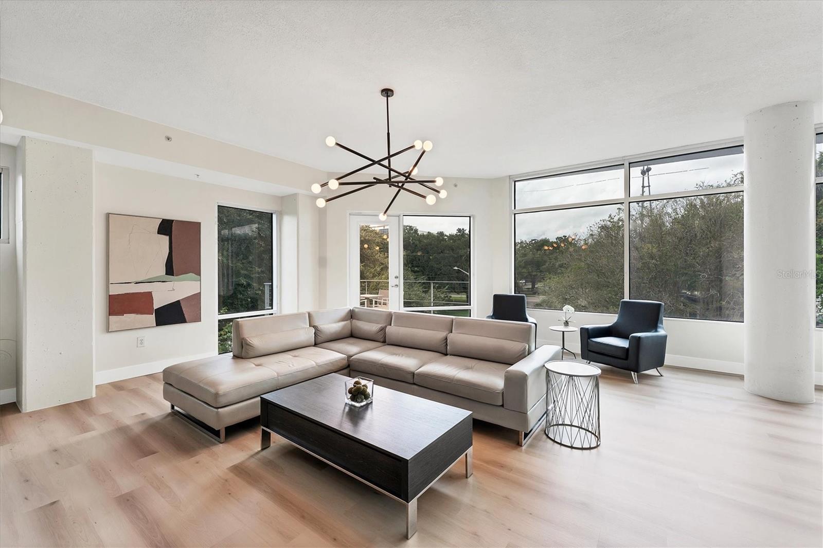 Image 12 of 52 For 525 Jackson Street 302