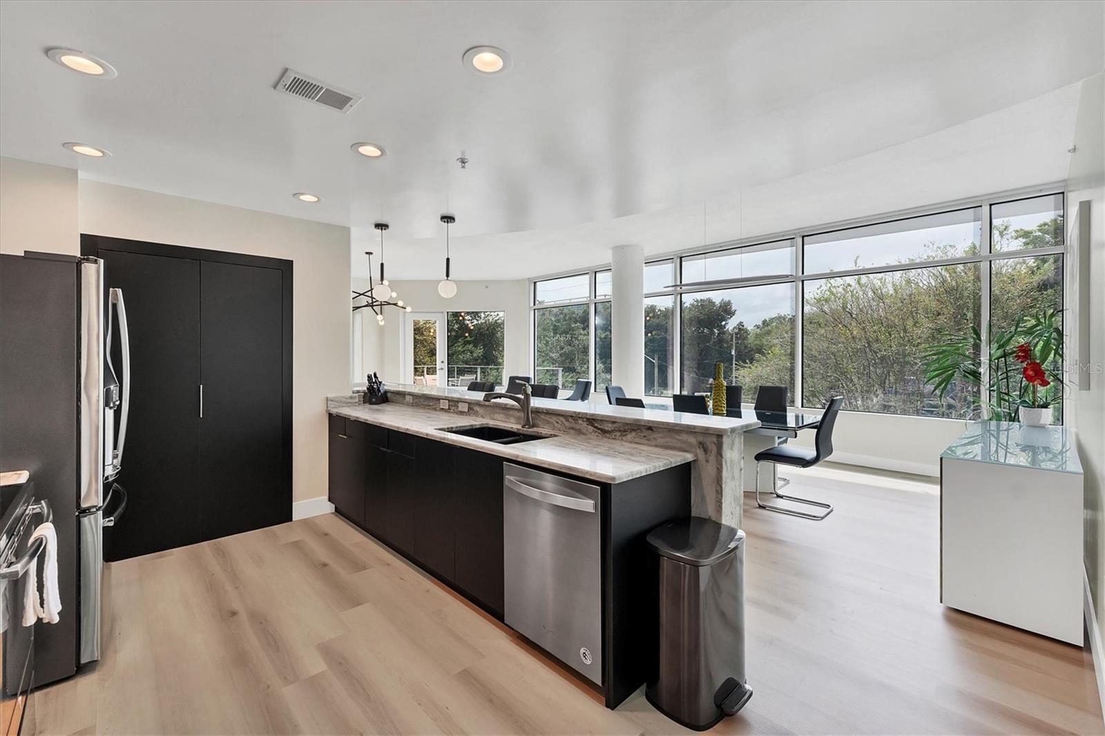 Image 15 of 52 For 525 Jackson Street 302