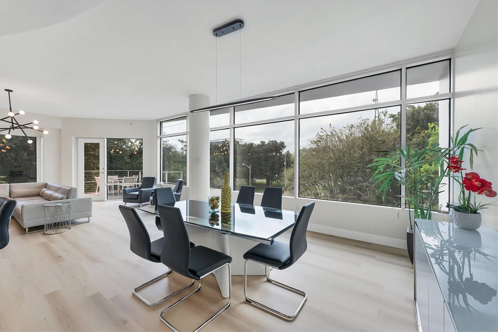 Image 16 of 52 For 525 Jackson Street 302