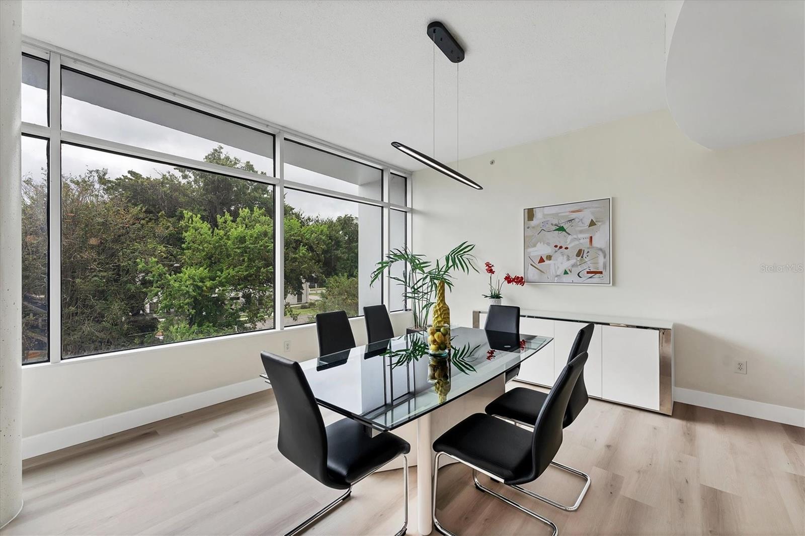 Image 18 of 52 For 525 Jackson Street 302