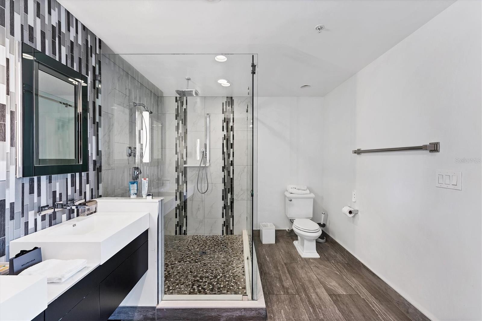 Image 23 of 52 For 525 Jackson Street 302