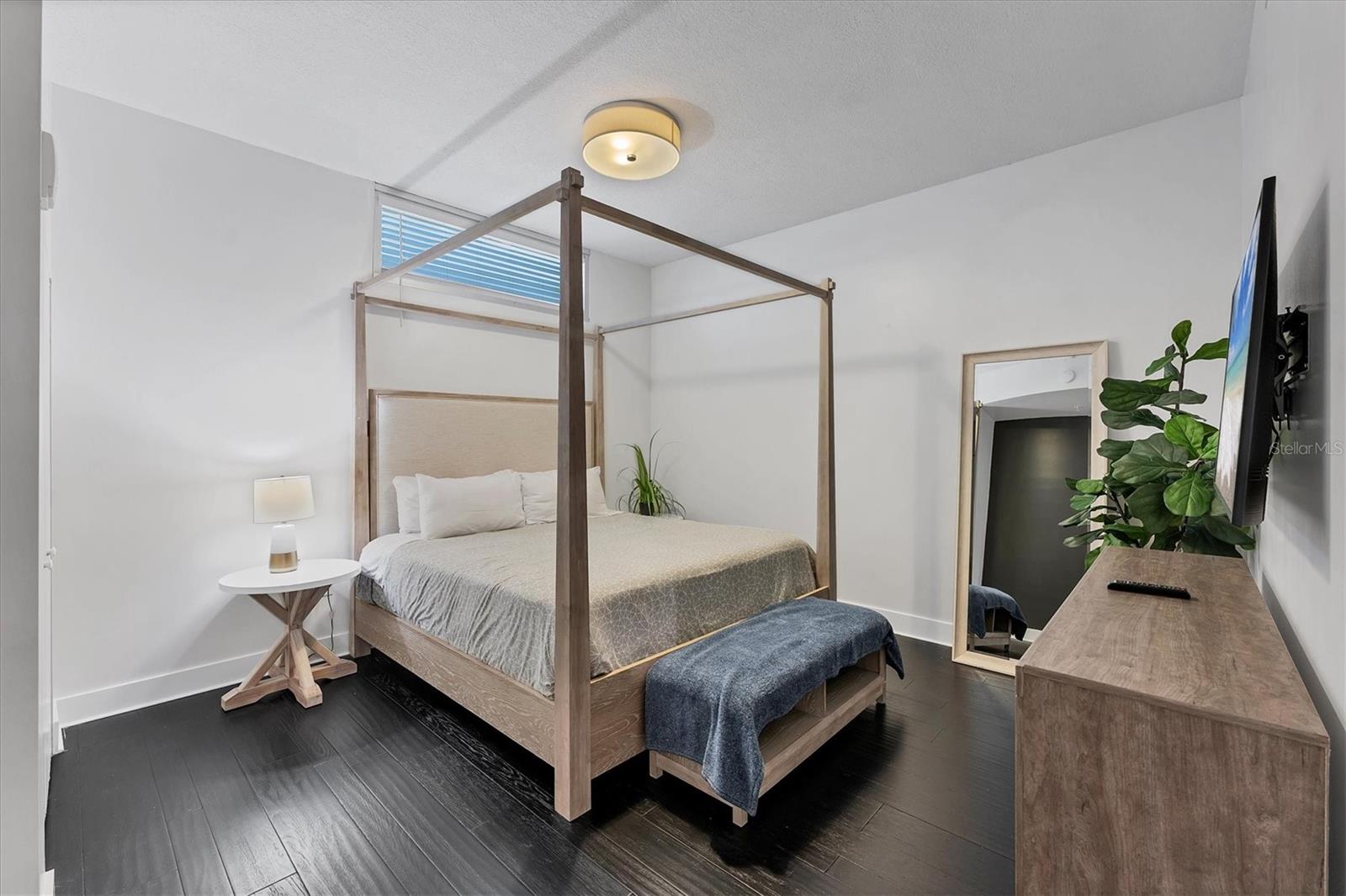 Image 25 of 52 For 525 Jackson Street 302