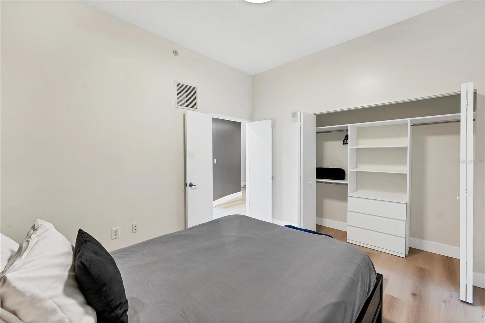 Image 32 of 52 For 525 Jackson Street 302