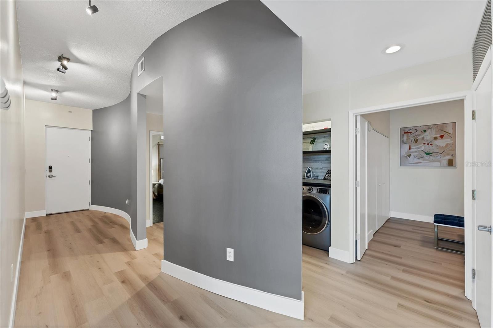 Image 33 of 52 For 525 Jackson Street 302