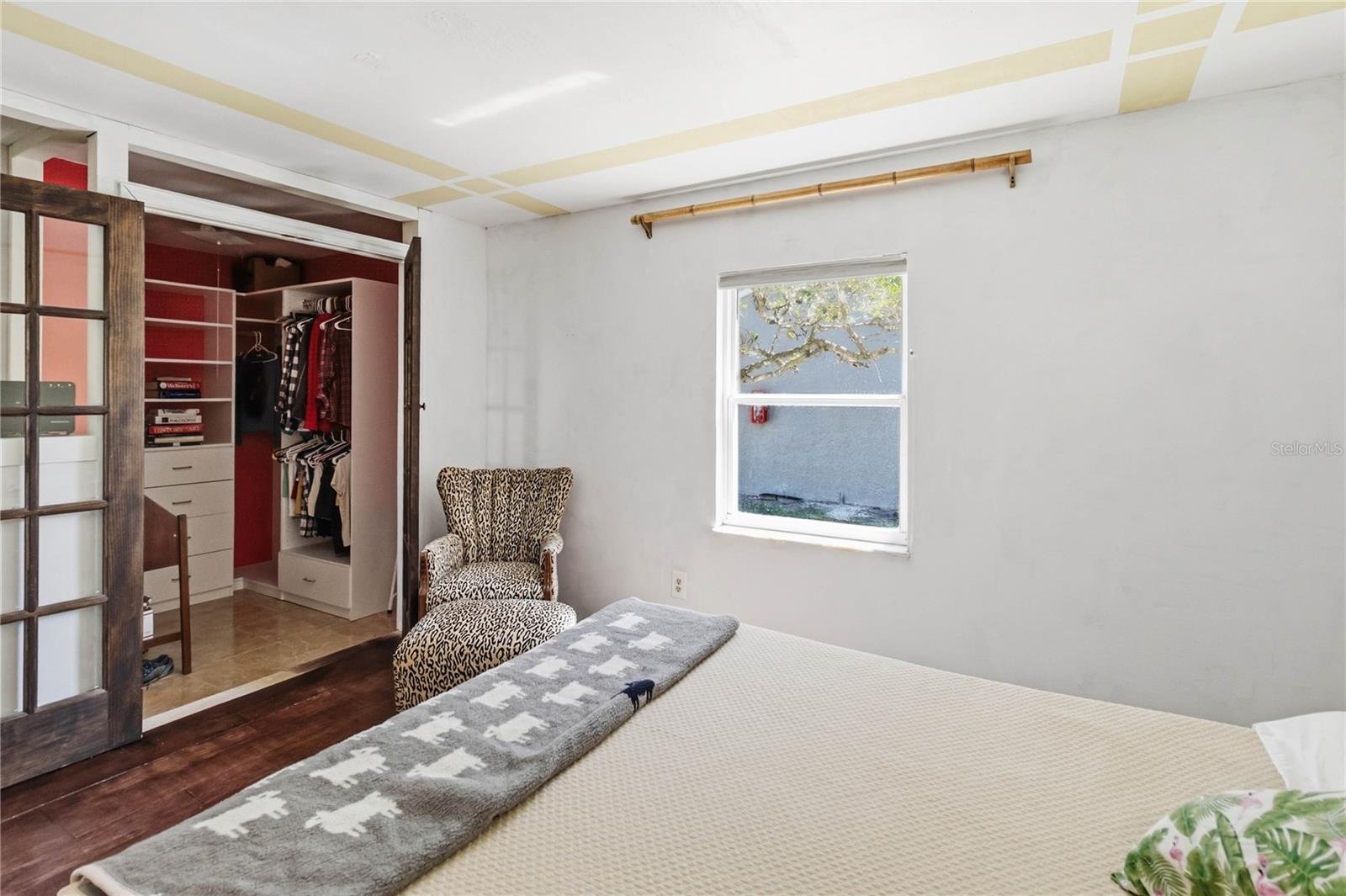 Image 14 of 25 For 102 Dorchester Square 102