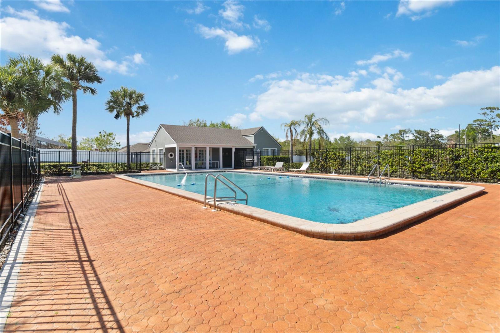 Image 2 of 25 For 102 Dorchester Square 102