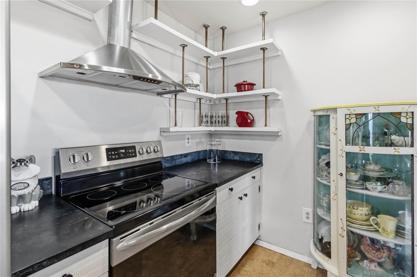 Image 3 of 25 For 102 Dorchester Square 102