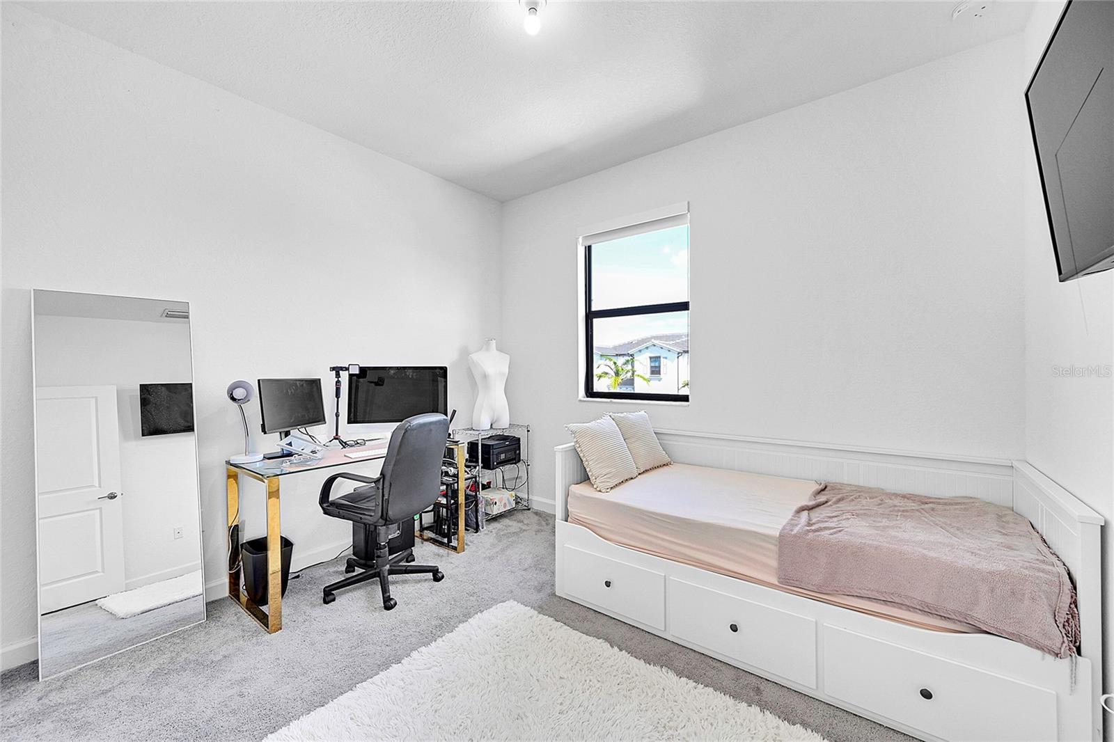 Image 23 of 38 For 20357 4th Path