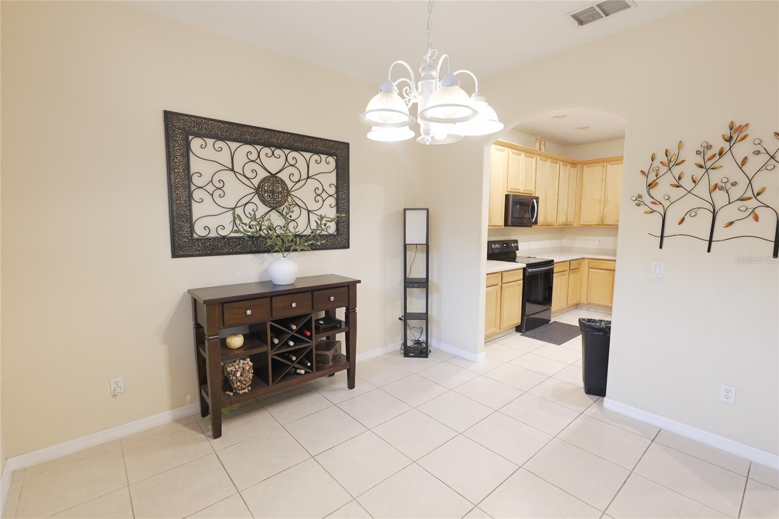 Image 7 of 36 For 2082 Chatham Place Drive