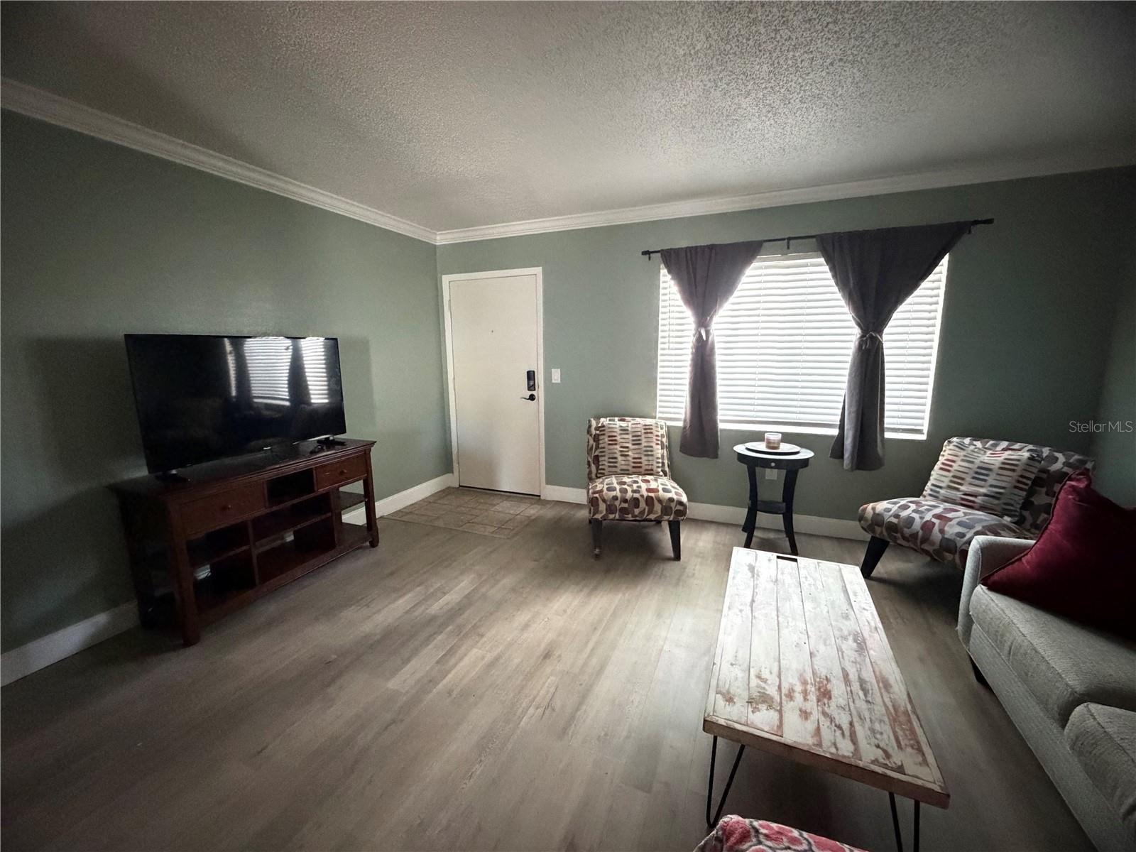 Image 7 of 9 For 145 Oyster Bay Circle 140