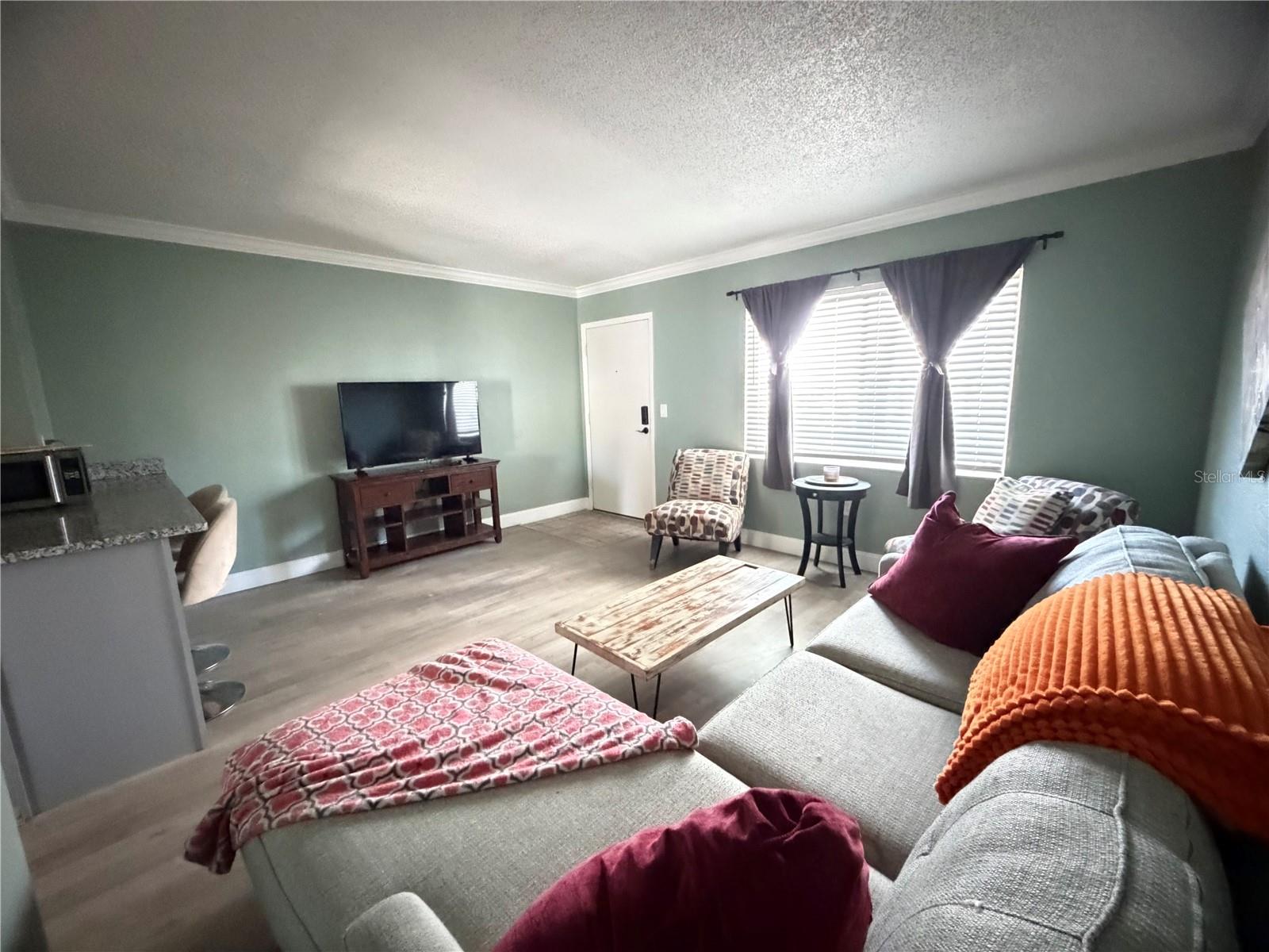 Image 8 of 9 For 145 Oyster Bay Circle 140