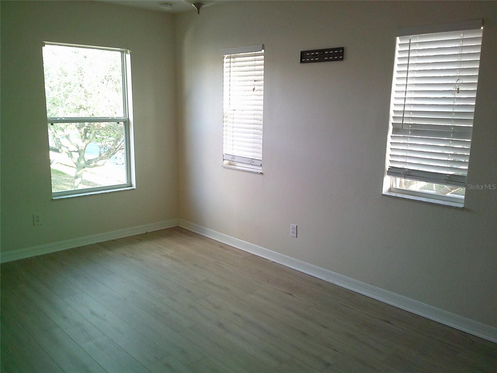 Image 28 of 37 For 3026 Anquilla Avenue