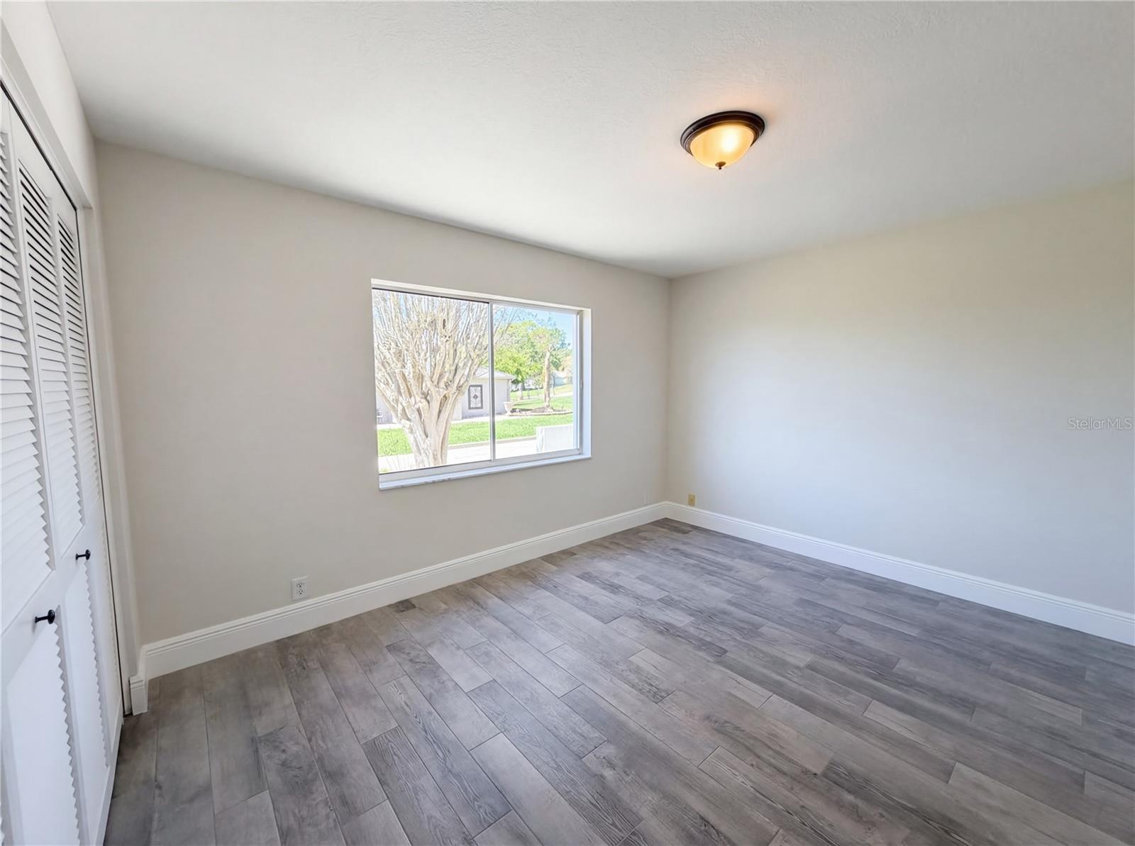 Image 13 of 23 For 5340 Saddleback Court