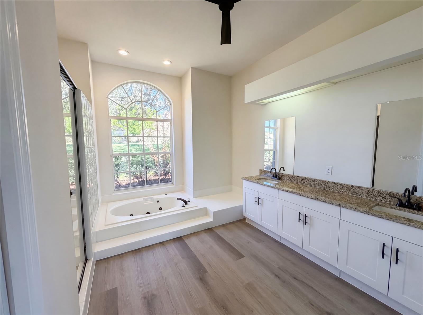 Image 19 of 23 For 5340 Saddleback Court