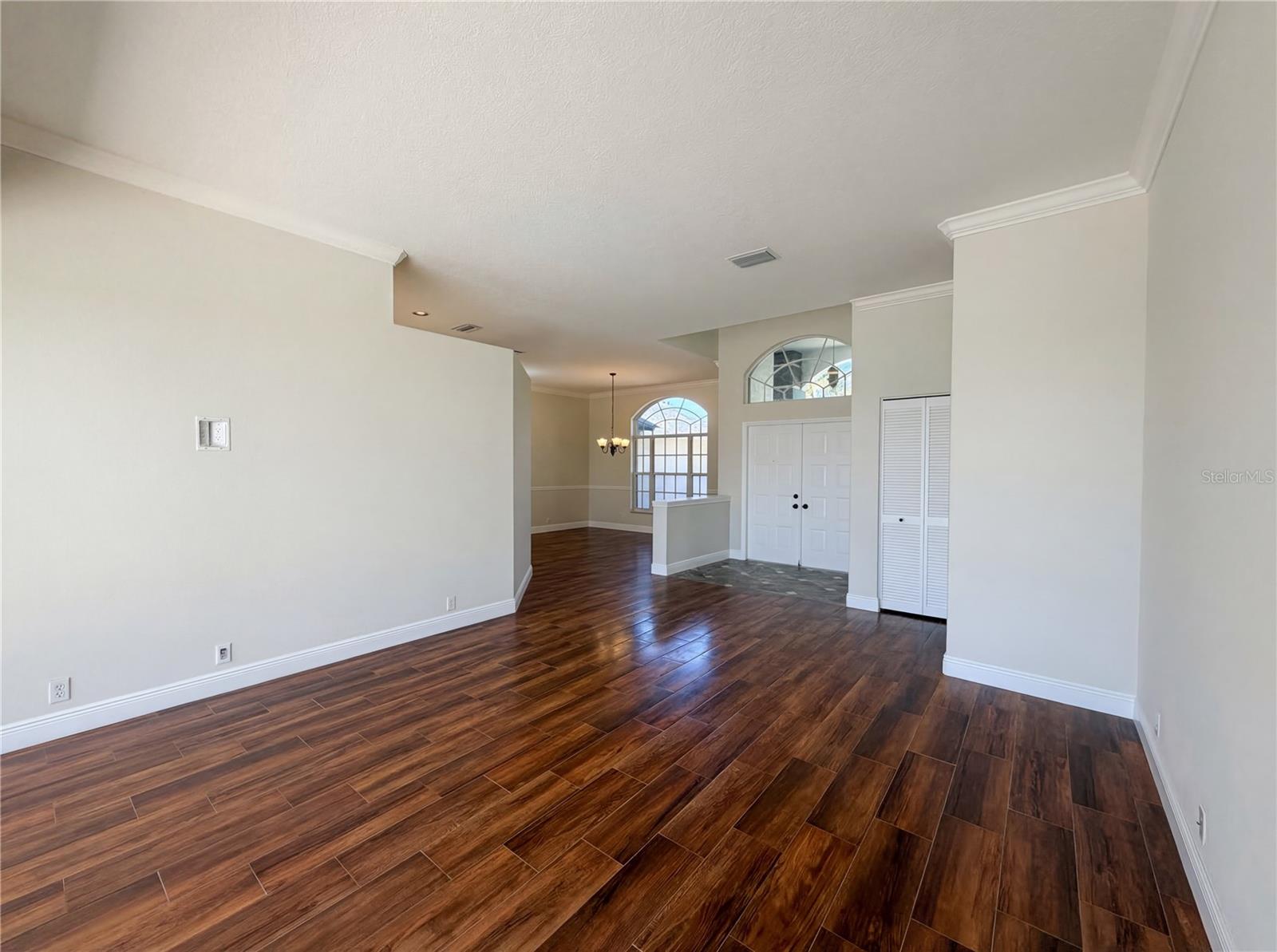 Image 7 of 23 For 5340 Saddleback Court