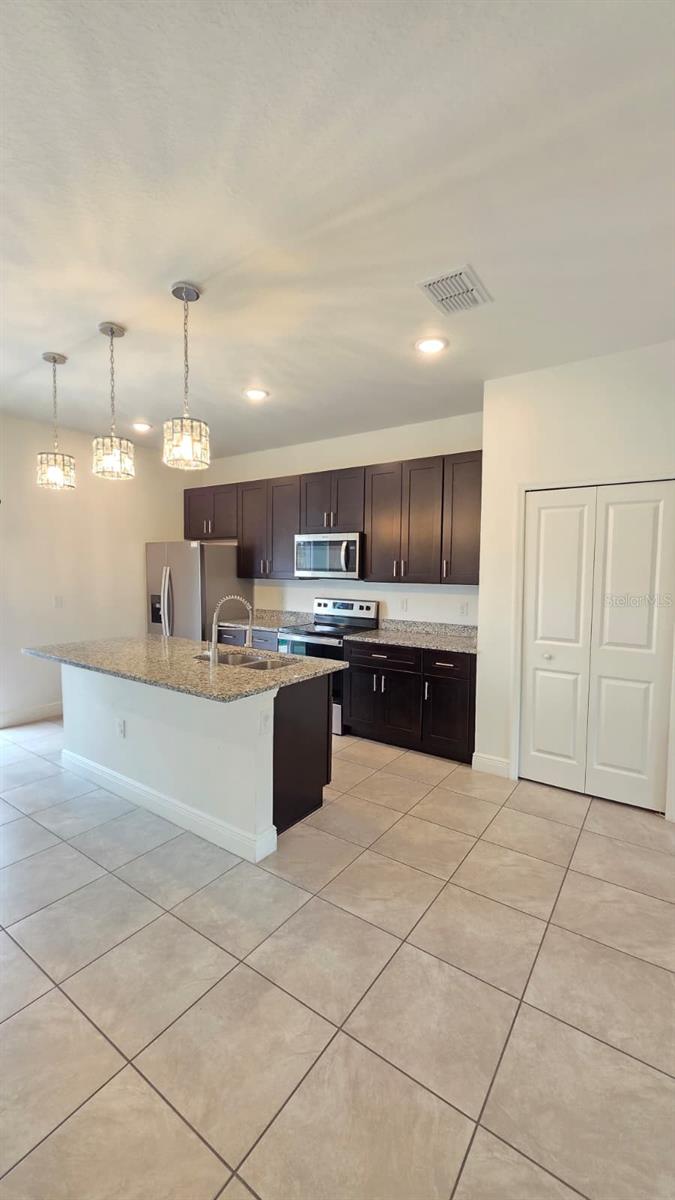 Image 3 of 19 For 684 Marion Oaks Manor